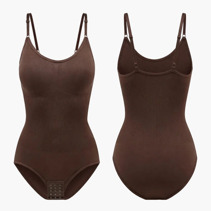 Body Silken™ Contour : décolleté en V et zone de compression, corps sculptant de la marque Silkenshape, visible sur l'image.